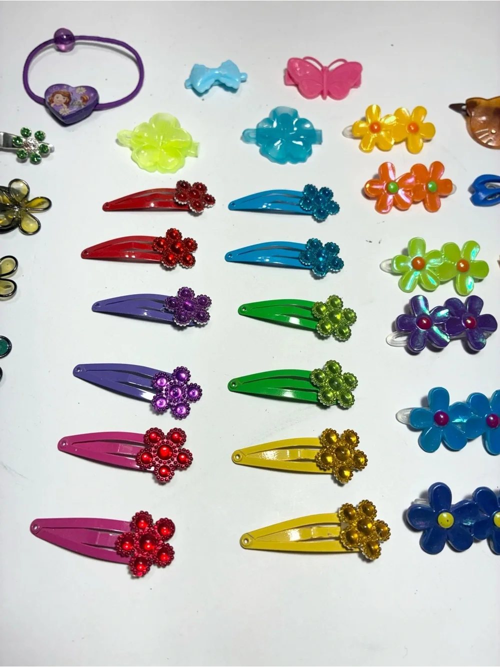 Y2K VTG Kids Hair Accessory Lot Hello Kitty Sofia Flower Clips 36 Pc